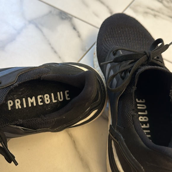Adidas “PrimeBlue” Ultraboost women’s sneaker- size 9 - Picture 7 of 11